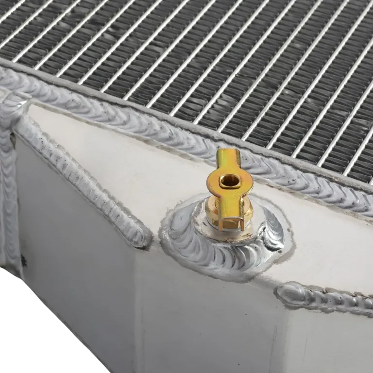 Nakkaa 4 Row Core Aluminum Tractor Radiator Compatible with 2030 2020 2440 2640 1520 2630 2130 1830 401 2120 400 300 AR65715 AL25255, photo 2