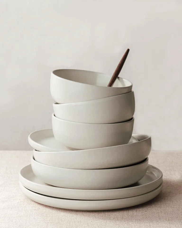 Famiware Milkyway 18-Piece Stoneware Dinnerware Set, Matte Beige White, photo 5
