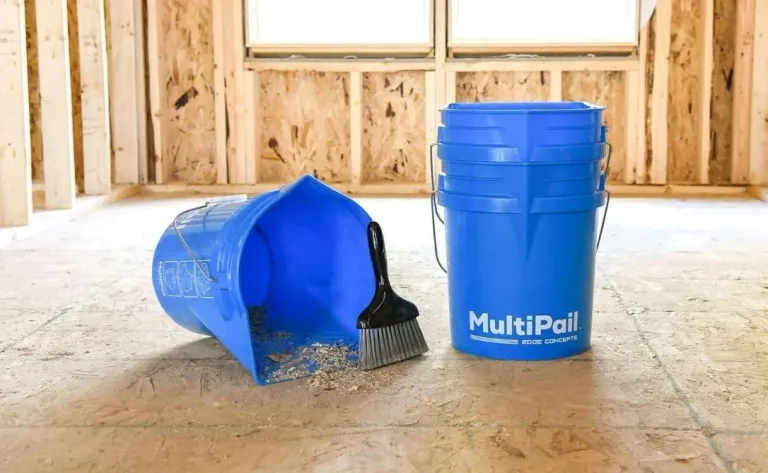 5-Gallon Multi-Use Bucket with Paint Tray, Dustpan Edge and Spout, photo 4